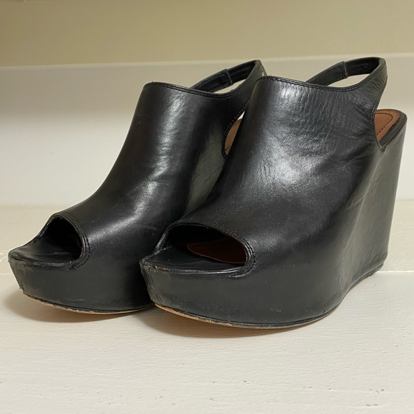 Elizabeth and James Holly Wedges - Size 8 - Picture 2 of 3